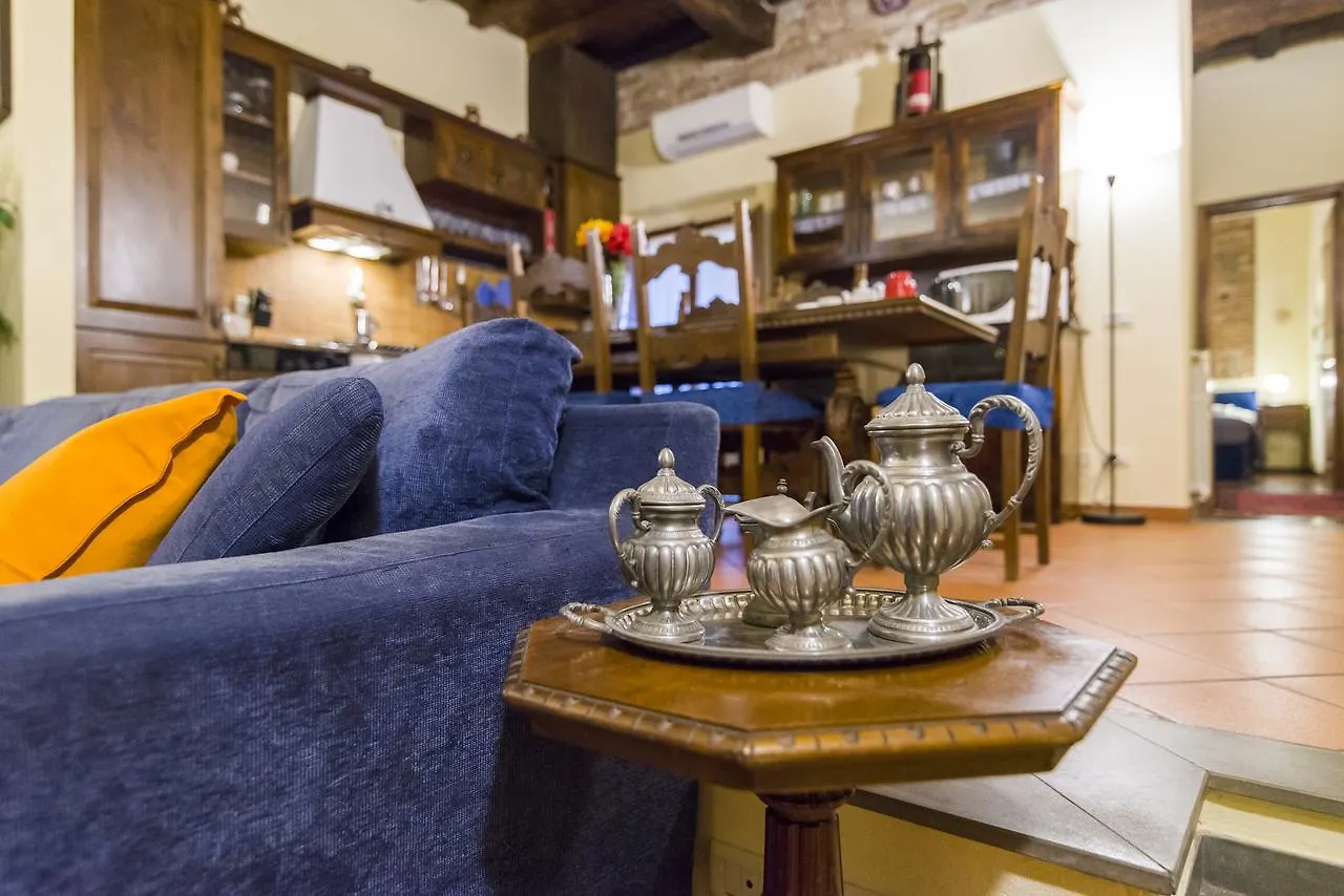 Florence Ariento Romantic Apartment