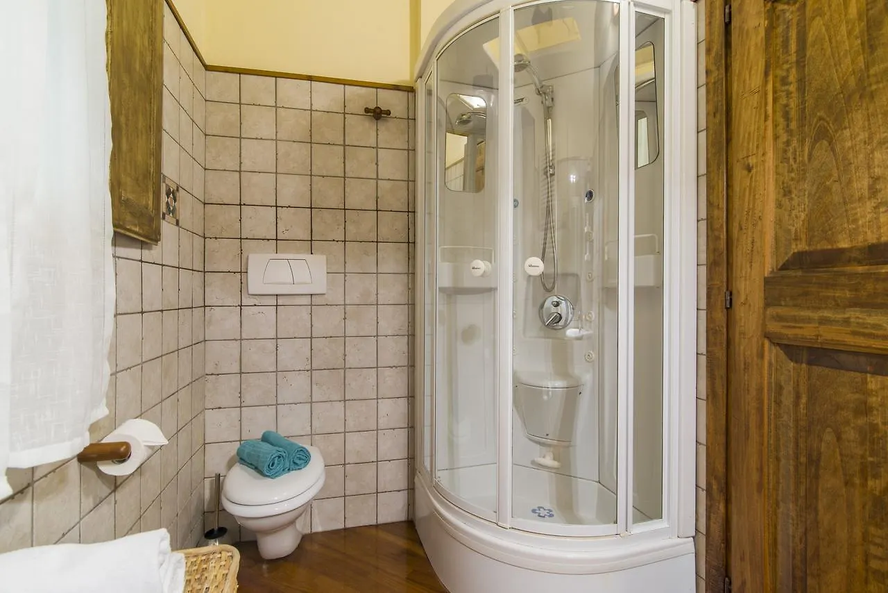 Florence Ariento Romantic Apartment