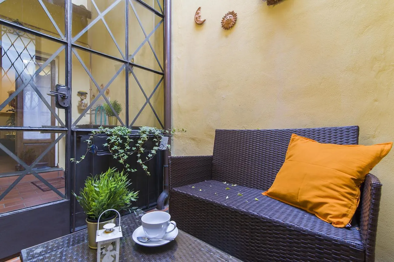 Florence Ariento Romantic Apartment